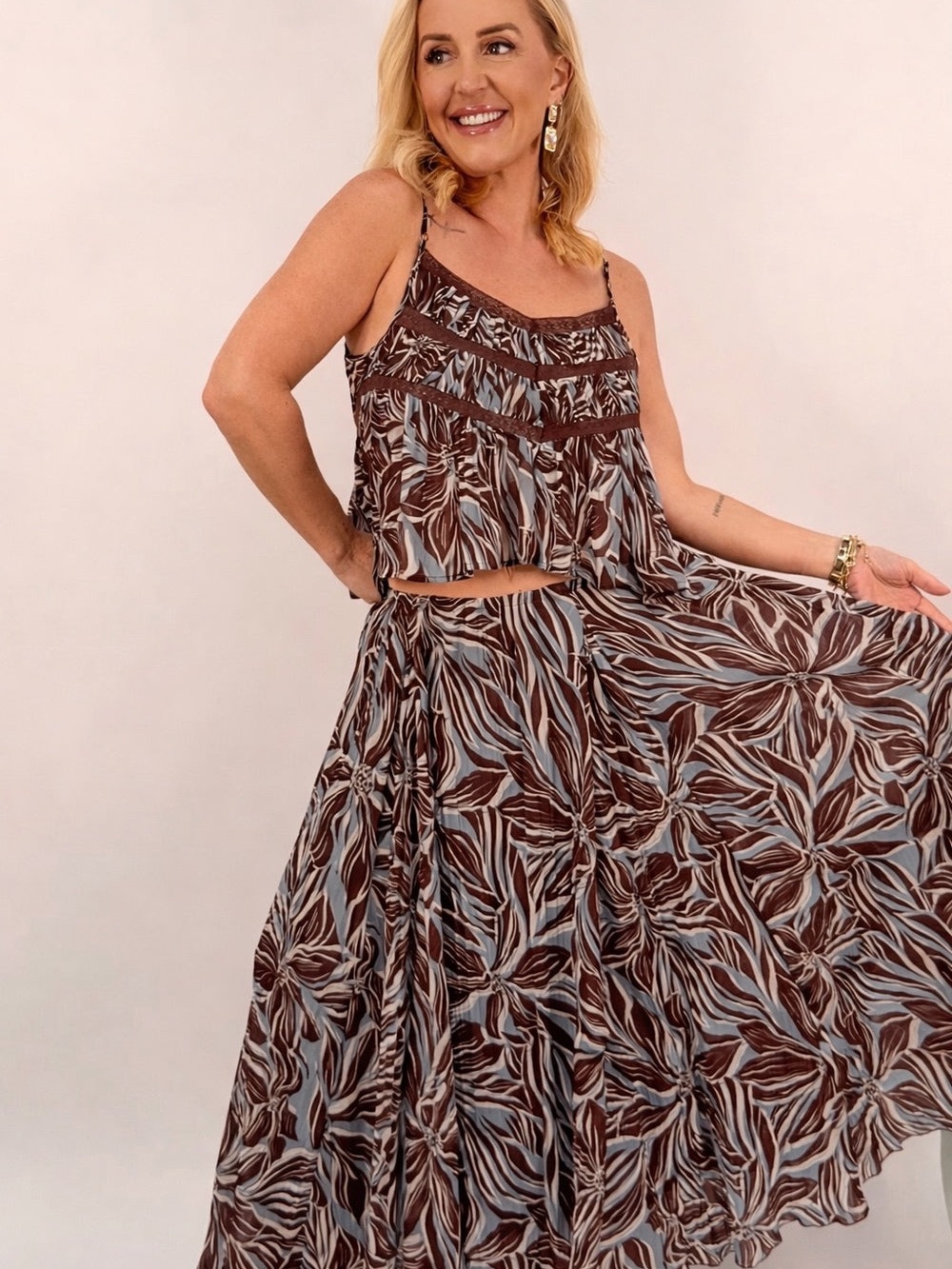 Z Supply Zinn Tank and Maxi Skirt size XS boho Floral Tiered in Brown blue